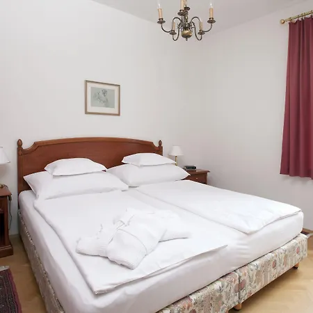 فندق ريتشارد لوفينهارتس 4*