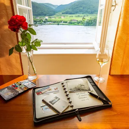 ريتشارد لوفينهارتس 4*